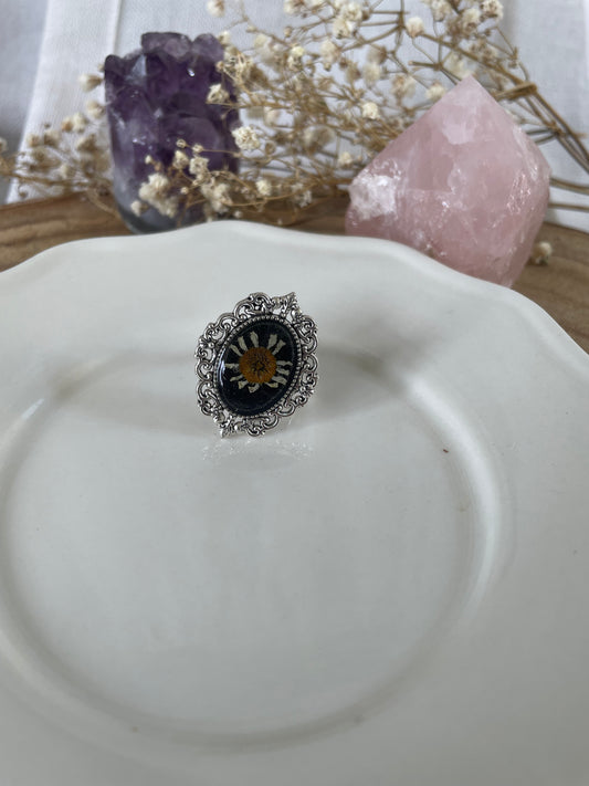 Adjustable Ring with Chamomile Flower